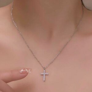 สร้อยคอเงิน จี้กางเขนประดับเพชร สวยหรู สำหรับผู้หญิง